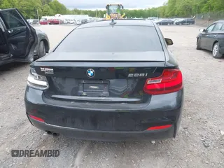 2016 BMW 2 Series 228i xDrive z VIN WBA1G9C52GV598422, wystawiony jako IAAI lot #42309718 z przebiegiem 142 682 mil mil oraz . Historia ofert i sprzedaży dostępna na DreamBid. Obrazek 15.