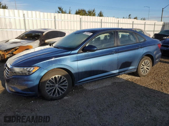 2021 Volkswagen Jetta SEL z VIN 3VWE57BUXMM015072, wystawiony jako Copart lot #72251204 z przebiegiem 126 772 mil mil oraz Szkoda całkowita • Salvage title. Historia ofert i sprzedaży dostępna na DreamBid. Obrazek 1.