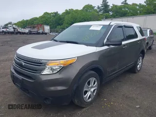2013 Ford Police Interceptor Utility z VIN 1FM5K8AR6DGA26686, wystawiony jako IAAI lot #42258825 z przebiegiem 199 130 mil mil oraz . Historia ofert i sprzedaży dostępna na DreamBid. Obrazek 17.