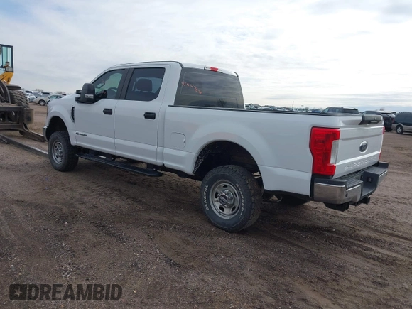 2018 Ford Super Duty F-250 SRW XL with VIN 1FT7W2BTXJEB32087, listed as a IAAI auction lot 41947573 with 188,909 mi miles. Bid and sale history available at carsss.com. Image 3.