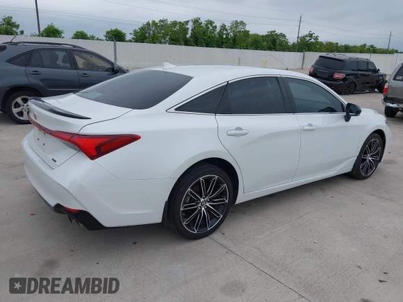 2019 Toyota Avalon XLE with VIN 4T1BZ1FB4KU032065, listed as a IAAI auction lot 42203393 with 109,649 mi miles. Bid and sale history available at carsss.com. Image 4.