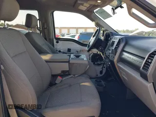 2019 Ford F-250 XL z VIN 1FT7W2BT4KEE35979, wystawiony jako IAAI lot #42140207 z przebiegiem 87 519 mil mil oraz . Historia ofert i sprzedaży dostępna na DreamBid. Obrazek 5.