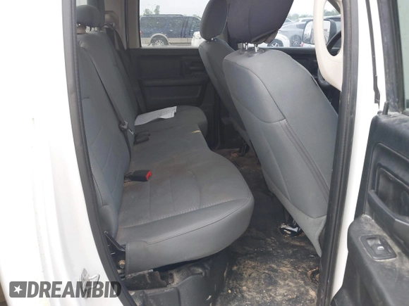 2019 Ram 1500 Express z VIN 1C6RR7FT5KS726409, wystawiony jako IAAI lot #41837904 z przebiegiem 151 673 mil mil oraz . Historia ofert i sprzedaży dostępna na DreamBid. Obrazek 8.