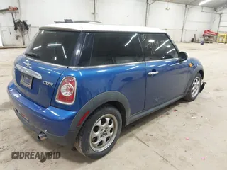 2012 MINI Hardtop with VIN WMWSU3C50CT254586, listed as a IAAI auction lot 42134122 with 223,669 mi miles and . Bid and sale history available at DreamBid. Image 4.
