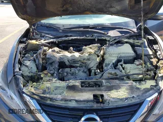 2018 Nissan Altima SR with VIN 1N4AL3APXJC170428, listed as a IAAI auction lot 40355309 with Not Provided miles and . Bid and sale history available at carsss.com. Image 10.