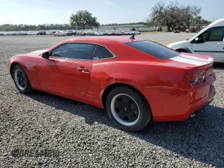 2013 Chevrolet Camaro LS z VIN 2G1FA1E36D9235765, wystawiony jako Copart lot #58519535 z przebiegiem 49 180 mil mil oraz Czysty tytuł • Clean title. Historia ofert i sprzedaży dostępna na DreamBid. Obrazek 2.