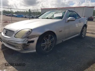 2004 Mercedes-Benz SLK-Class with VIN WDBKK49F44F298409, listed as a IAAI auction lot 41520249 with 135,503 mi miles. Bid and sale history available at carsss.com. Image 6.