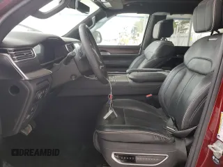 2023 Jeep Grand Wagoneer Series II с VIN 1C4SJSFP4PS578123, выставлен на аукционе Copart как лот 41627535 с пробегом Не указан миль и Чистый • Clean title. История ставок и продаж доступна на DreamBid. Изображение 7.