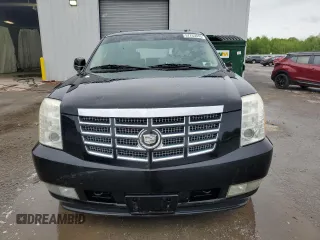 2009 Cadillac Escalade z VIN 1GYFK43589R217320, wystawiony jako Copart lot #57763045 z przebiegiem 185 818 mil mil oraz Szkoda całkowita • Salvage title. Historia ofert i sprzedaży dostępna na DreamBid. Obrazek 5.