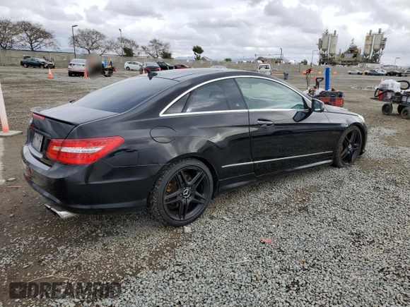 2013 Mercedes-Benz E 550 z VIN WDDKJ7DB8DF202295, wystawiony jako Copart lot #47664525 z przebiegiem 150 329 mil mil oraz Szkoda całkowita • Salvage title. Historia ofert i sprzedaży dostępna na DreamBid. Obrazek 3.