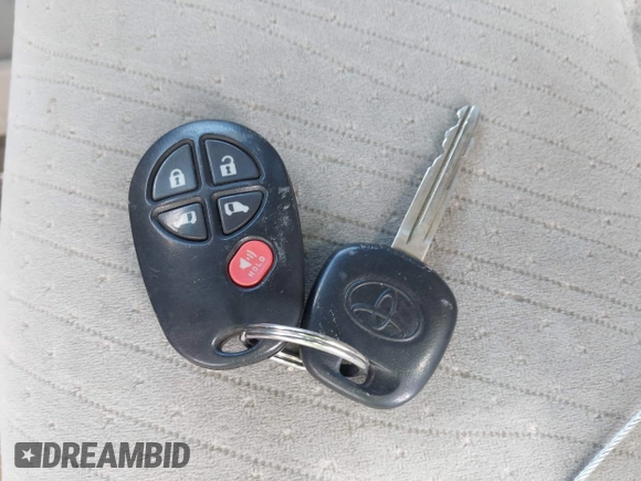 2015 Toyota Sienna LE AAS с VIN 5TDKK3DC0FS630972, выставлен на аукционе IAAI как лот 41898691 с пробегом 112 517 миль миль и . История ставок и продаж доступна на DreamBid. Изображение 11.