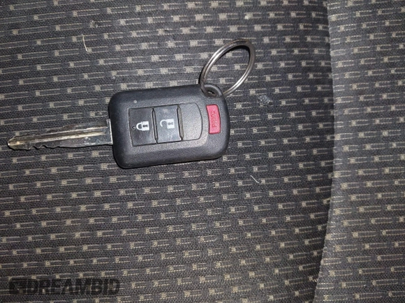 2016 Mitsubishi Outlander ES z VIN JA4AR3AW2GZ049151, wystawiony jako IAAI lot #42465053 z przebiegiem 102 600 mil mil oraz . Historia ofert i sprzedaży dostępna na DreamBid. Obrazek 11.