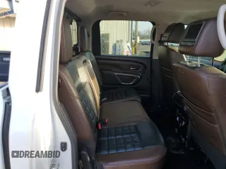 2017 Nissan Titan SV z VIN 1N6AA1E53HN537209, wystawiony jako Copart lot #82431934 z przebiegiem 119 148 mil mil oraz Szkoda całkowita • Salvage title. Historia ofert i sprzedaży dostępna na DreamBid. Obrazek 10.
