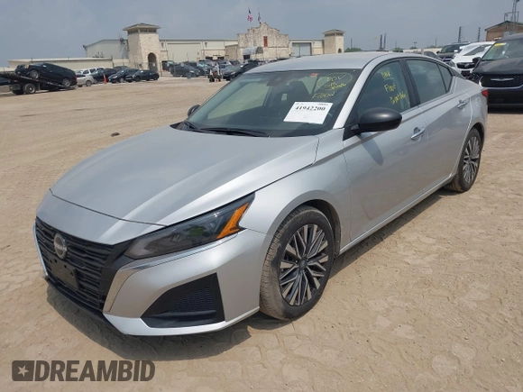 2024 Nissan Altima SV with VIN 1N4BL4DV5RN391004, listed as a IAAI auction lot 41942200 with 28,958 mi miles and . Bid and sale history available at DreamBid. Image 6.