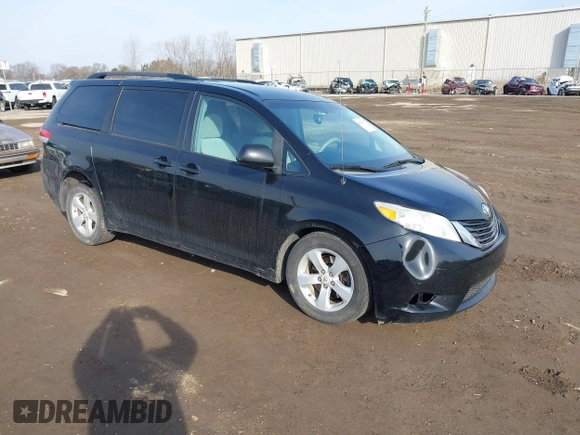 2011 Toyota Sienna LE AAS with VIN 5TDKK3DC4BS141226, listed as a IAAI auction lot 41786997 with 206,100 mi miles. Bid and sale history available at carsss.com. Image 1.
