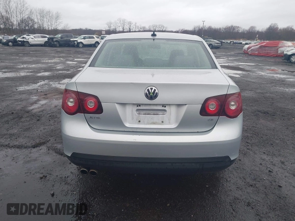 2009 Volkswagen Jetta Sedan SE with VIN 3VWRM71K29M147657, listed as a IAAI auction lot 41867252 with 87,625 mi miles. Bid and sale history available at carsss.com. Image 16.