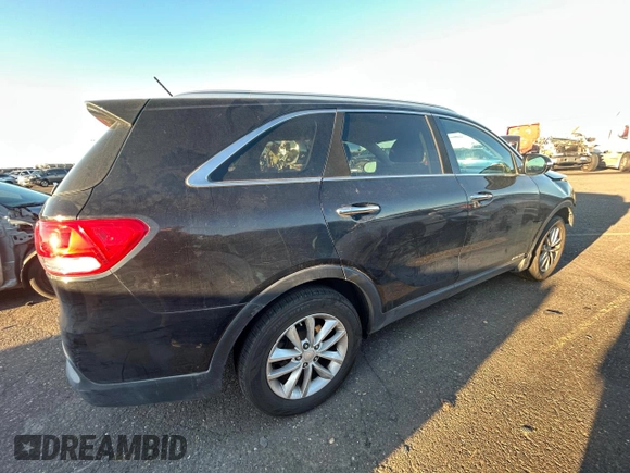 2016 Kia Sorento LX with VIN 5XYPGDA55GG137273, listed as a Copart auction lot 87420554 with 131,056 mi miles and Salvage Title. Bid and sale history available at carsss.com. Image 3.