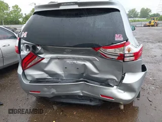 2019 Toyota Sienna XLE Auto Access Seat z VIN 5TDYZ3DC2KS018742, wystawiony jako IAAI lot #42288335 z przebiegiem 101 741 mil mil oraz . Historia ofert i sprzedaży dostępna na DreamBid. Obrazek 6.