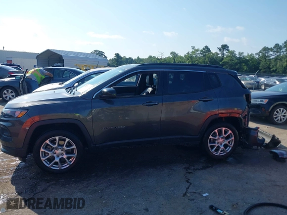 2023 Jeep Compass Latitude Lux with VIN 3C4NJDFN4PT521605, listed as a IAAI auction lot 42589618 with 11,579 mi miles and . Bid and sale history available at DreamBid. Image 15.
