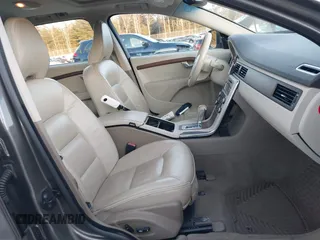 2011 Volvo XC70 3.2L z VIN YV4940BZ8B1115060, wystawiony jako IAAI lot #41156698 z przebiegiem 196 913 mil mil oraz . Historia ofert i sprzedaży dostępna na DreamBid. Obrazek 5.