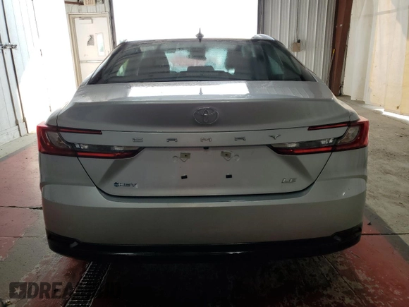 2025 Toyota Camry LE z VIN 4T1DAACK7SU531561, wystawiony jako Copart lot #59753345 z przebiegiem Nie podano mil oraz Nie do naprawy • Non repairable. Historia ofert i sprzedaży dostępna na DreamBid. Obrazek 6.