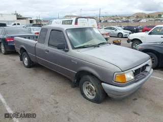 1996 Ford Ranger XL with VIN 1FTCR14A4TPB42312, listed as a IAAI auction lot 39715435 with 244,370 mi miles. Bid and sale history available at carsss.com. Image 1.