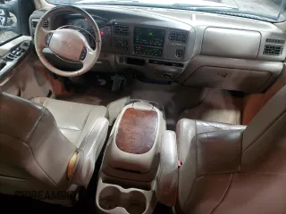 2002 Ford Excursion Limited z VIN 1FMNU43S22EB80551, wystawiony jako Copart lot #44629455 z przebiegiem 182 013 mil mil oraz Szkoda całkowita • Salvage title. Historia ofert i sprzedaży dostępna na DreamBid. Obrazek 8.
