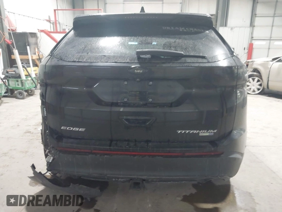 2017 Ford Edge Titanium with VIN 2FMPK4K96HBC47993, listed as a IAAI auction lot 41391418 with 132,532 mi miles. Bid and sale history available at carsss.com. Image 16.