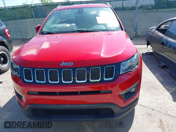 2018 Jeep Compass Latitude z VIN 3C4NJDBB6JT142740, wystawiony jako IAAI lot #42212811 z przebiegiem 81 647 mil mil oraz . Historia ofert i sprzedaży dostępna na DreamBid. Obrazek 12.