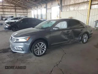 2017 Volkswagen Passat SEL Premium z VIN 1VWCT7A35HC072390, wystawiony jako Copart lot #56360485 z przebiegiem 131 403 mil mil oraz Szkoda całkowita • Salvage title. Historia ofert i sprzedaży dostępna na DreamBid. Obrazek 1.
