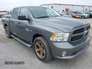 2013 Ram 1500 Express z VIN 1C6RR6KT8DS532508, wystawiony jako IAAI lot #42366979 z przebiegiem 196 024 mil mil oraz . Historia ofert i sprzedaży dostępna na DreamBid. Obrazek 1.