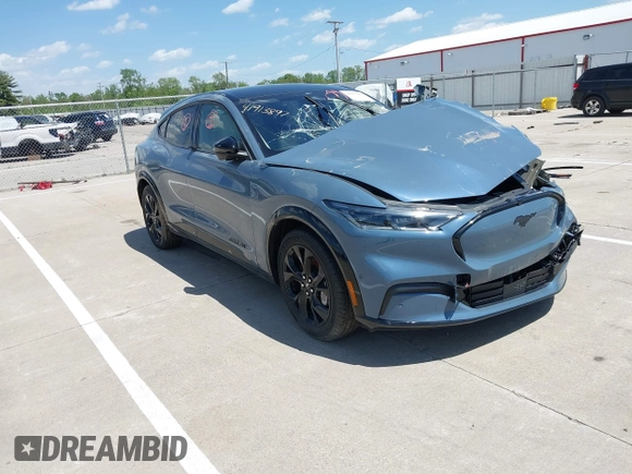 2023 Ford Mustang Mach-E Premium z VIN 3FMTK3SU1PMA84387, wystawiony jako IAAI lot #41913897 z przebiegiem 4180 mil mil oraz . Historia ofert i sprzedaży dostępna na DreamBid. Obrazek 1.