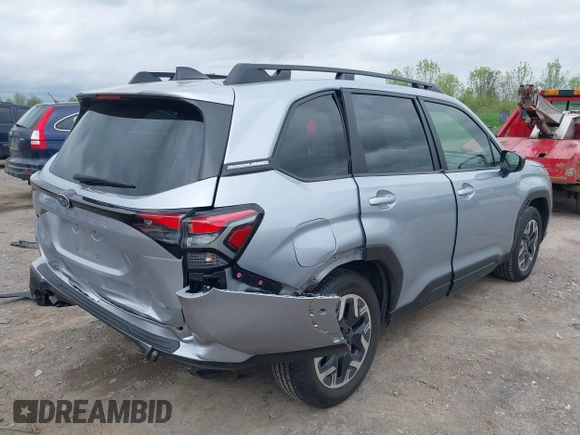 2025 Subaru Forester Premium z VIN JF2SLDDC1SH441525, wystawiony jako IAAI lot #42276340 z przebiegiem 6 389 mil mil oraz . Historia ofert i sprzedaży dostępna na DreamBid. Obrazek 4.