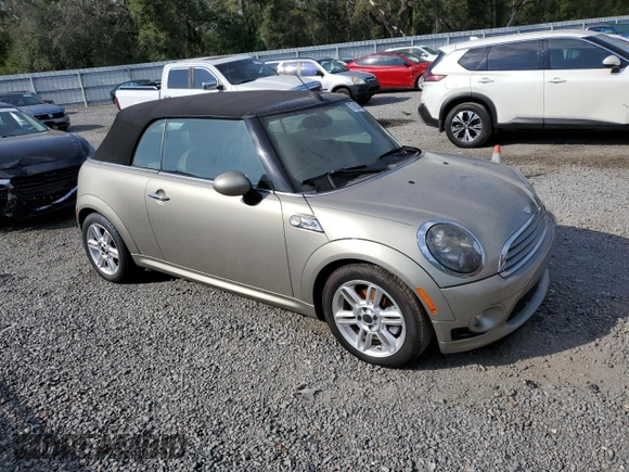 2011 MINI Convertible z VIN WMWZN3C5XBT132988, wystawiony jako Copart lot #87453744 z przebiegiem 67 197 mil mil oraz Szkoda całkowita • Salvage title. Historia ofert i sprzedaży dostępna na DreamBid. Obrazek 4.