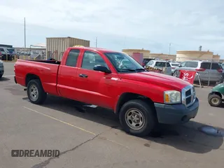 2005 Dodge Dakota ST z VIN 1D7HE22K65S133135, wystawiony jako IAAI lot #42426610 z przebiegiem 93 139 mil mil oraz . Historia ofert i sprzedaży dostępna na DreamBid. Obrazek 1.