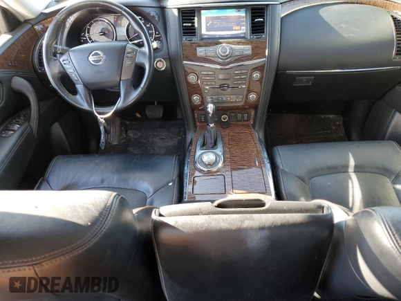 2018 Nissan Armada SL z VIN JN8AY2NC2J9556940, wystawiony jako Copart lot #85341904 z przebiegiem 133 725 mil mil oraz Szkoda całkowita • Salvage title. Historia ofert i sprzedaży dostępna na DreamBid. Obrazek 8.