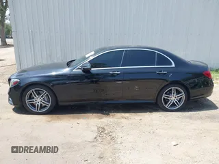 2017 Mercedes-Benz E 300 Luxury z VIN WDDZF4KB7HA217326, wystawiony jako IAAI lot #42444259 z przebiegiem 89 335 mil mil oraz . Historia ofert i sprzedaży dostępna na DreamBid. Obrazek 14.