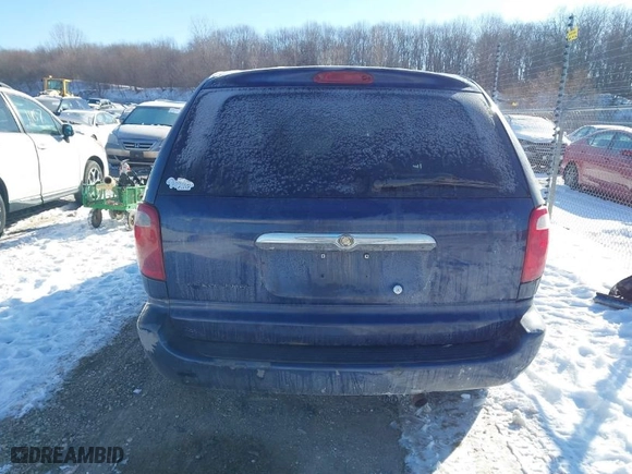 2006 Chrysler Town & Country SWB with VIN 1A4GP45R86B517370, listed as a IAAI auction lot 41638601 with NaN miles. Bid and sale history available at carsss.com. Image 15.