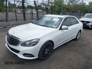 2014 Mercedes-Benz E 350 Luxury z VIN WDDHF8JB0EB017012, wystawiony jako IAAI lot #42368388 z przebiegiem 110 071 mil mil oraz . Historia ofert i sprzedaży dostępna na DreamBid. Obrazek 2.