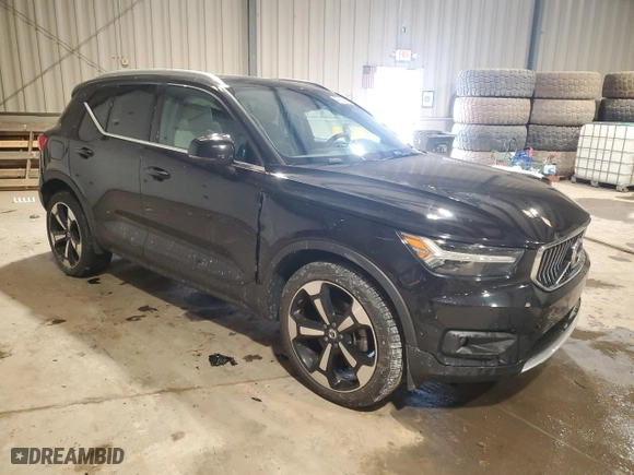 2019 Volvo XC40 Inscription with VIN YV4162UL4K2110329, listed as a Copart auction lot 45906585 with 32,523 mi miles and Salvage Title. Bid and sale history available at carsss.com. Image 4.