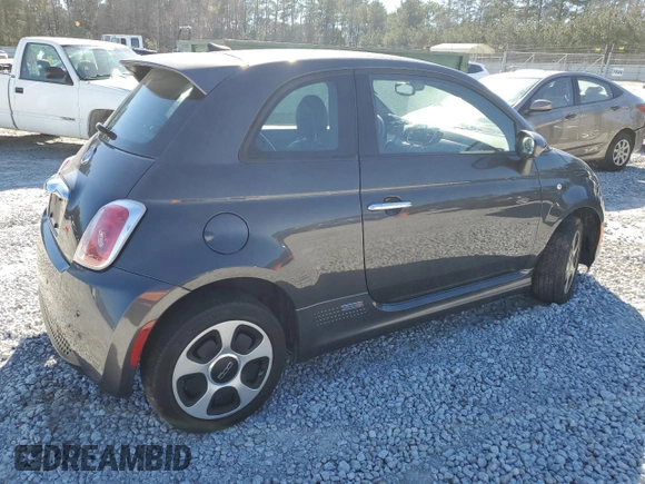 2016 FIAT 500e z VIN 3C3CFFGE7GT193152, wystawiony jako Copart lot #45916535 z przebiegiem 62 485 mil mil oraz Czysty tytuł • Clean title. Historia ofert i sprzedaży dostępna na DreamBid. Obrazek 3.