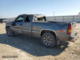 2000 Chevrolet Silverado 1500 LT with VIN 1GCEK19T7YE190607, listed as a Copart auction lot 46532245 with 174,903 mi miles and Salvage Title. Bid and sale history available at carsss.com. Image 2.