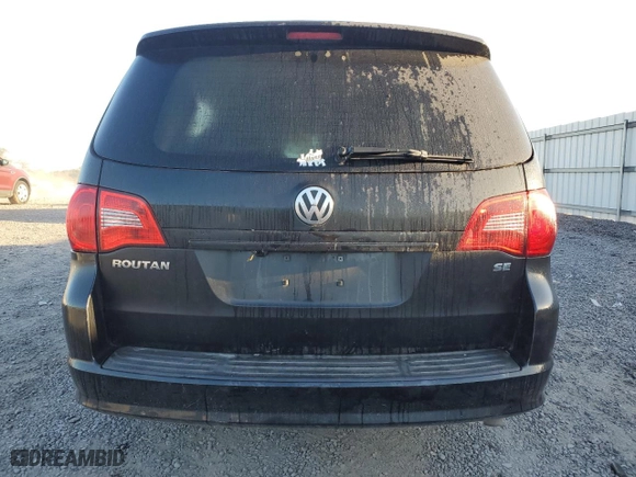 2011 Volkswagen Routan SE with VIN 2V4RW3DG8BR670831, listed as a Copart auction lot 76255734 with 136,665 mi miles and Salvage Title. Bid and sale history available at carsss.com. Image 6.