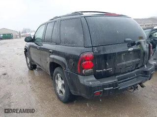 2007 Chevrolet TrailBlazer LT with VIN 1GNDT13S872244691, listed as a IAAI auction lot 41734984 with 214,949 mi miles. Bid and sale history available at carsss.com. Image 3.