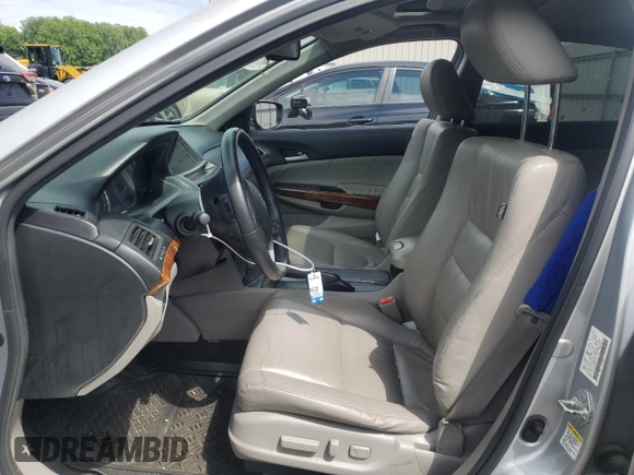 2011 Honda Accord EX-L z VIN 1HGCP3F86BA012529, wystawiony jako Copart lot #57605635 z przebiegiem 176 186 mil mil oraz Szkoda całkowita • Salvage title. Historia ofert i sprzedaży dostępna na DreamBid. Obrazek 7.