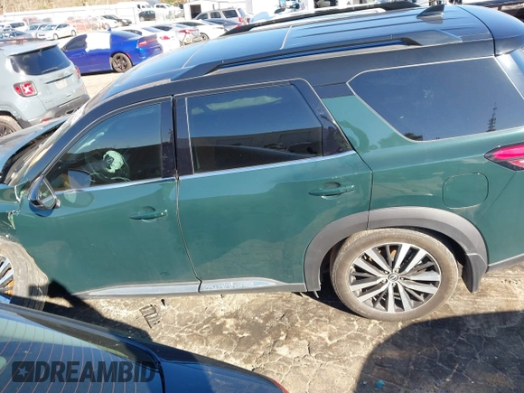 2024 Nissan Pathfinder Platinum z VIN 5N1DR3DH1RC223387, wystawiony jako IAAI lot #41600939 z przebiegiem 34 441 mil mil oraz . Historia ofert i sprzedaży dostępna na DreamBid. Obrazek 14.