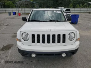 2017 Jeep Patriot Latitude z VIN 1C4NJPFB2HD183300, wystawiony jako Copart lot #57647715 z przebiegiem 198 471 mil mil oraz Czysty tytuł • Clean title. Historia ofert i sprzedaży dostępna na DreamBid. Obrazek 5.