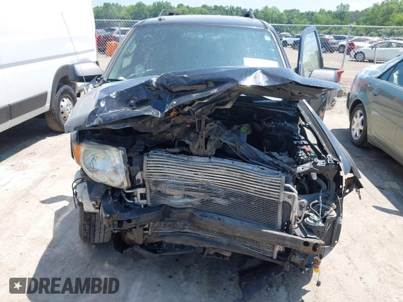 2011 Ford Escape XLT с VIN 1FMCU9DG4BKA98868, выставлен на аукционе IAAI как лот 42580210 с пробегом Не указан миль и . История ставок и продаж доступна на DreamBid. Изображение 6.