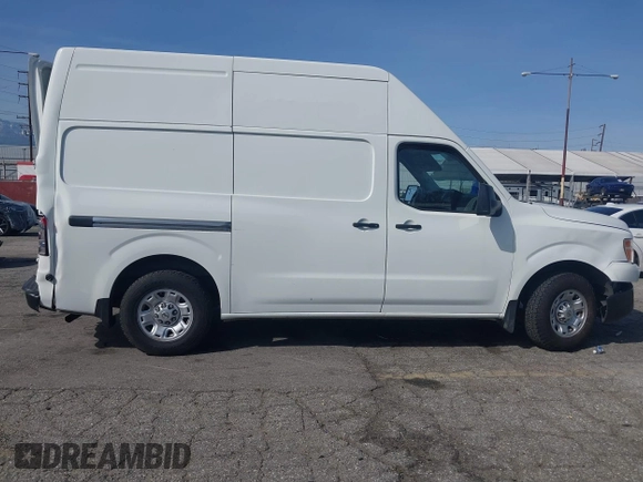 2020 Nissan NV Cargo SV z VIN 1N6BF0LY3LN811787, wystawiony jako IAAI lot #41826864 z przebiegiem 66 237 mil mil oraz . Historia ofert i sprzedaży dostępna na DreamBid. Obrazek 13.