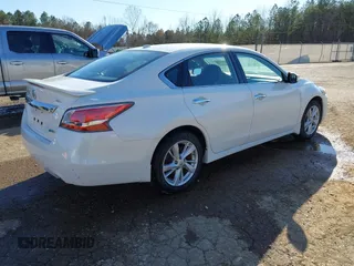 2014 Nissan Altima 2.5 S with VIN 1N4AL3AP7EN222382, listed as a IAAI auction lot 41674109 with 84,721 mi miles. Bid and sale history available at carsss.com. Image 4.